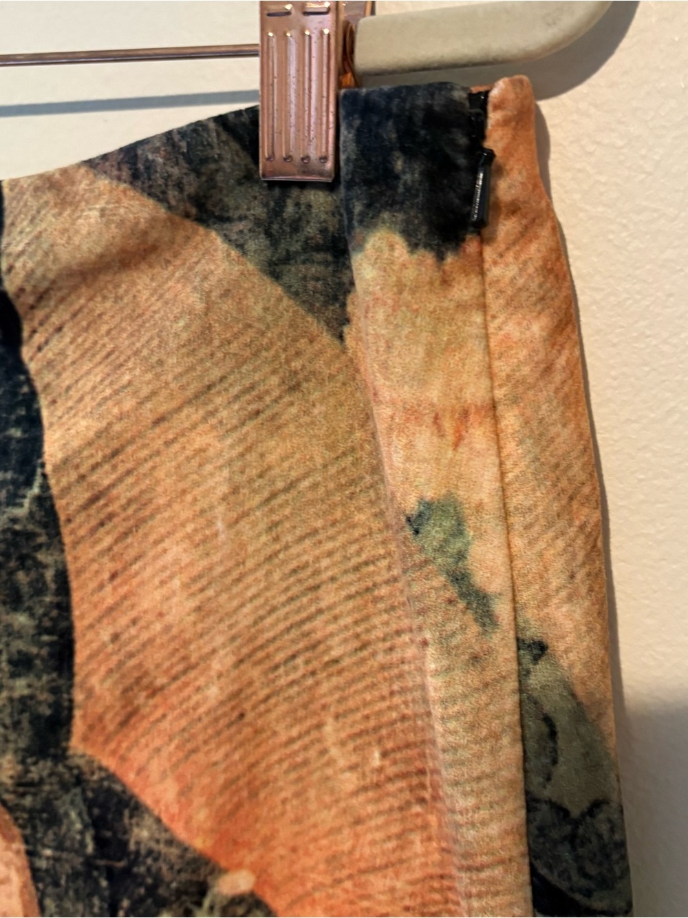 Vintage 90s Vivienne Tam velvet Buddha skirt - Picture 7 of 7